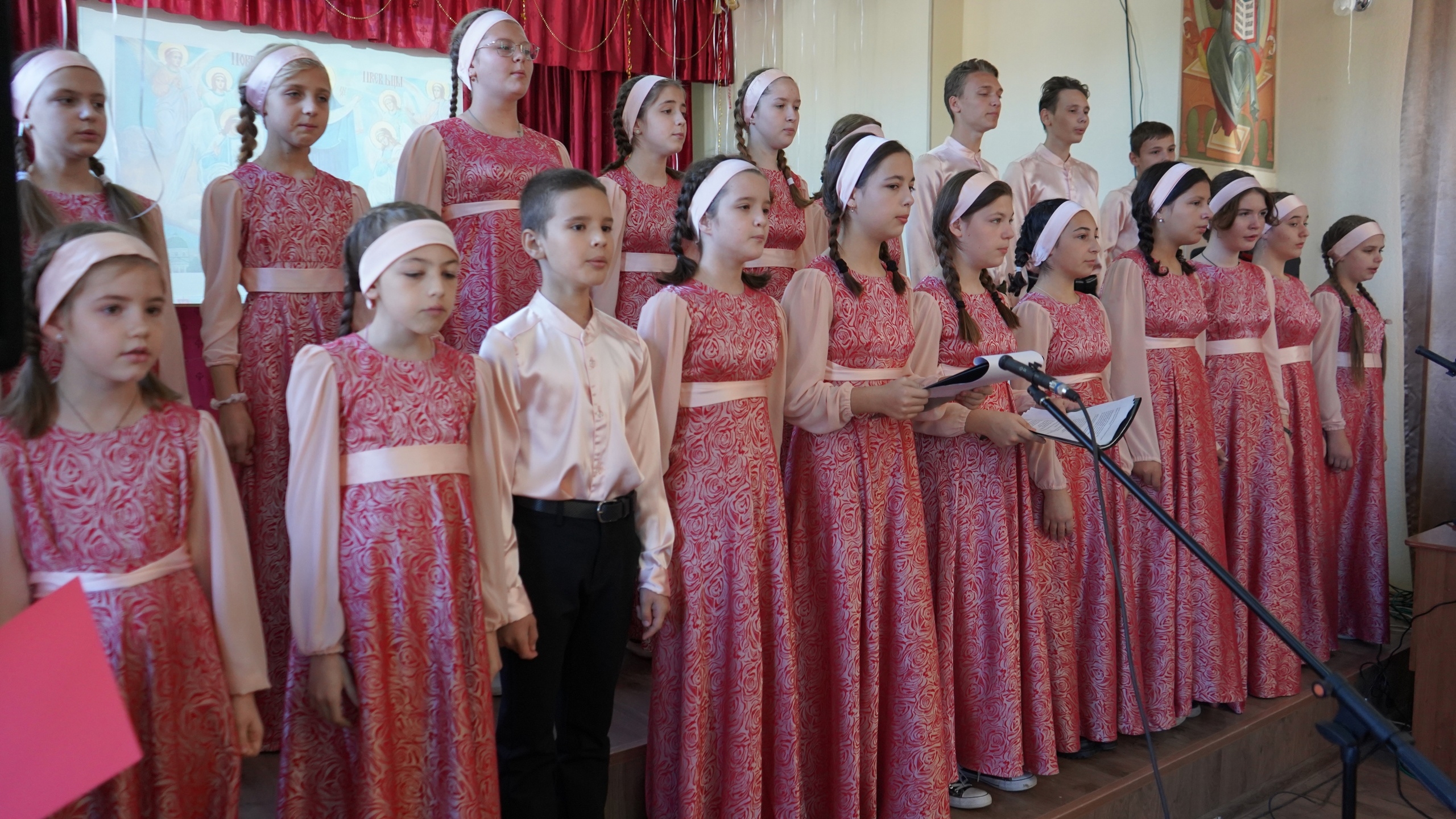 Дети апшеронской воскресной школы провели концерт «Покров Богородицы»