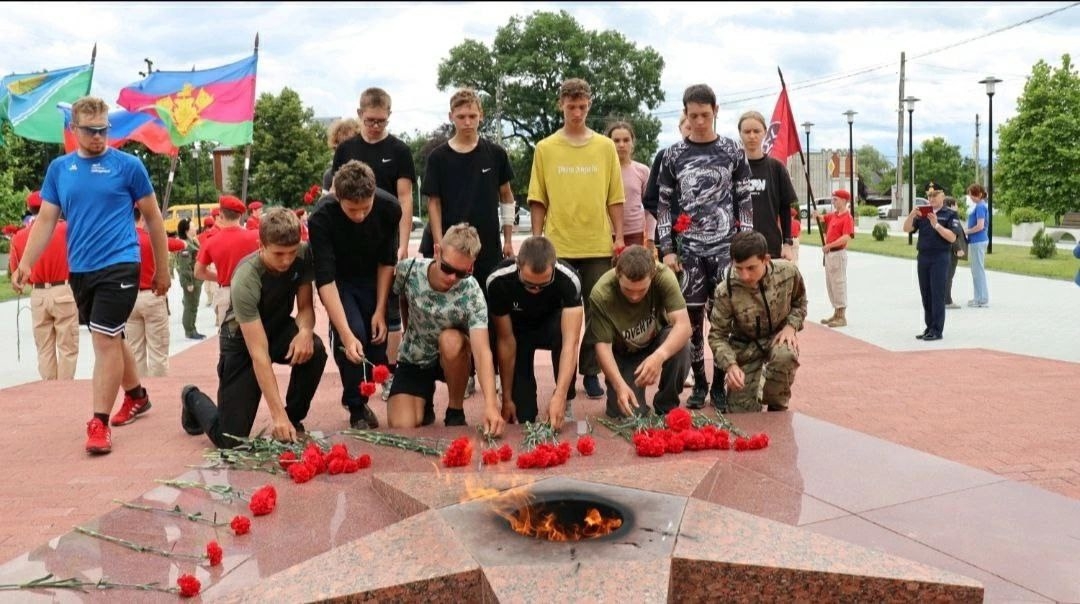 Церемония возложения цветов Церемония возложения цветов