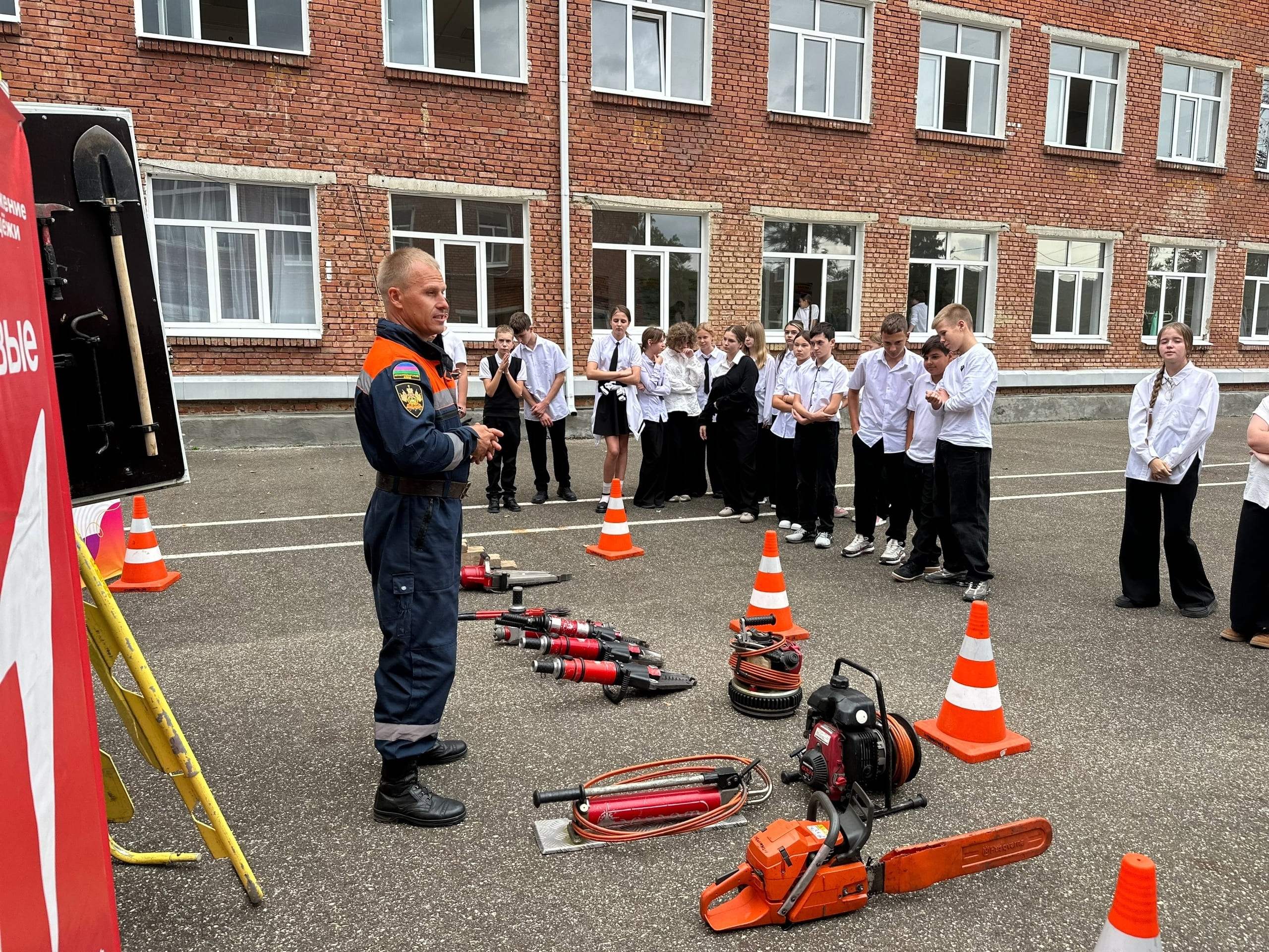 Профэкспедиция в профессию "Спасатель" Профэкспедиция в профессию "Спасатель"