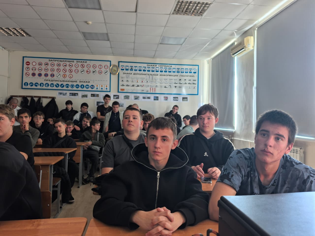 Всероссийский показ художественного фильма «Красные ленты» Всероссийский показ художественного фильма «Красные ленты»