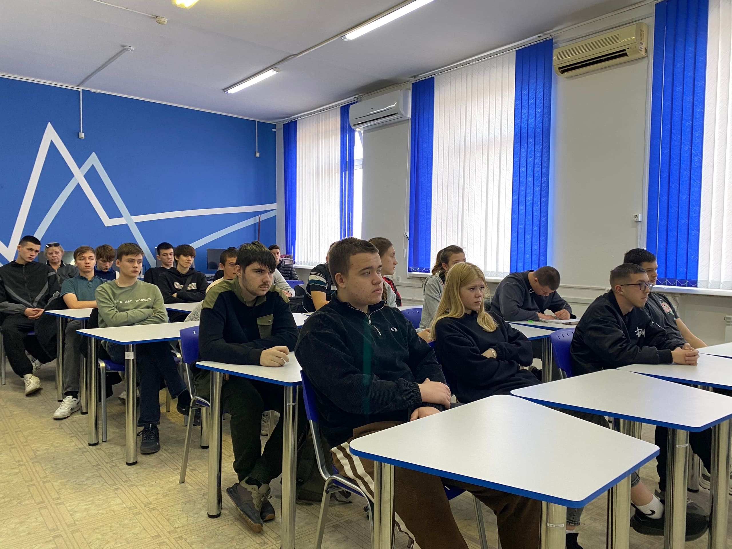 UversitySkateboards25