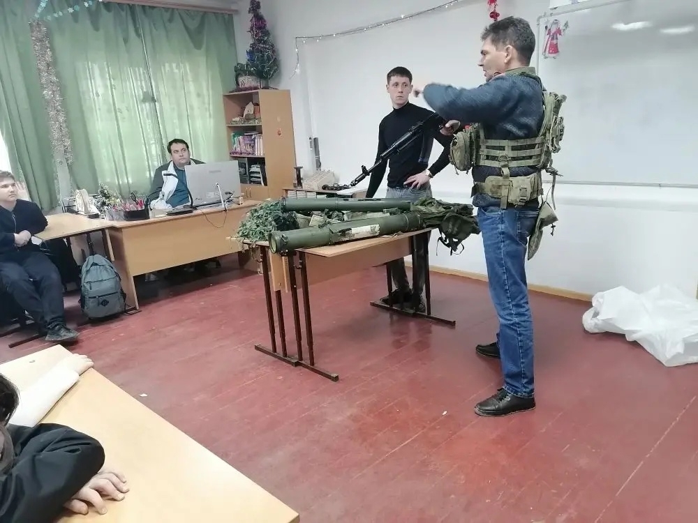 Диалоги с героями Диалоги с героями