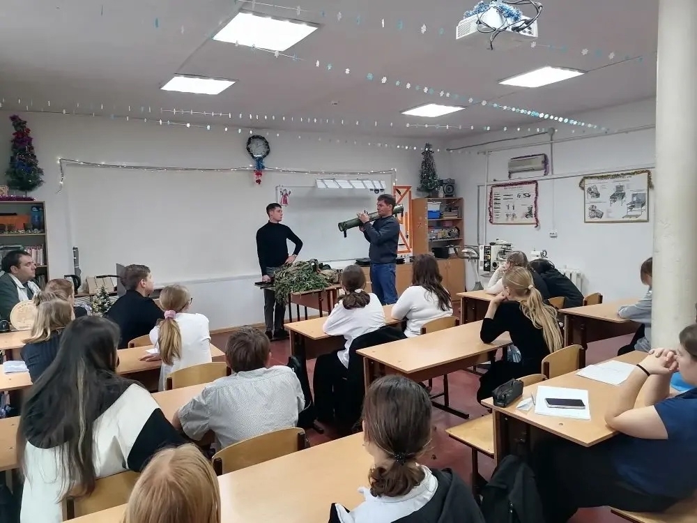 �������  � �������