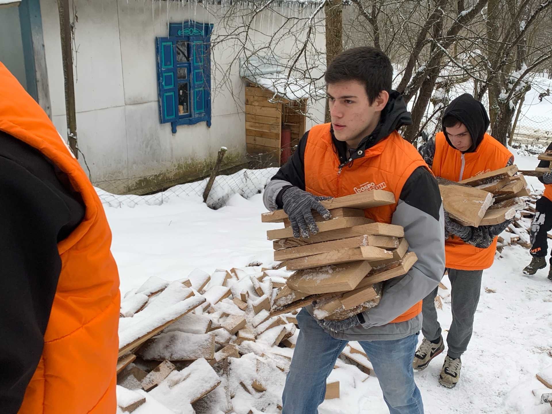 Акция "Согреем сердца" Акция "Согреем сердца"