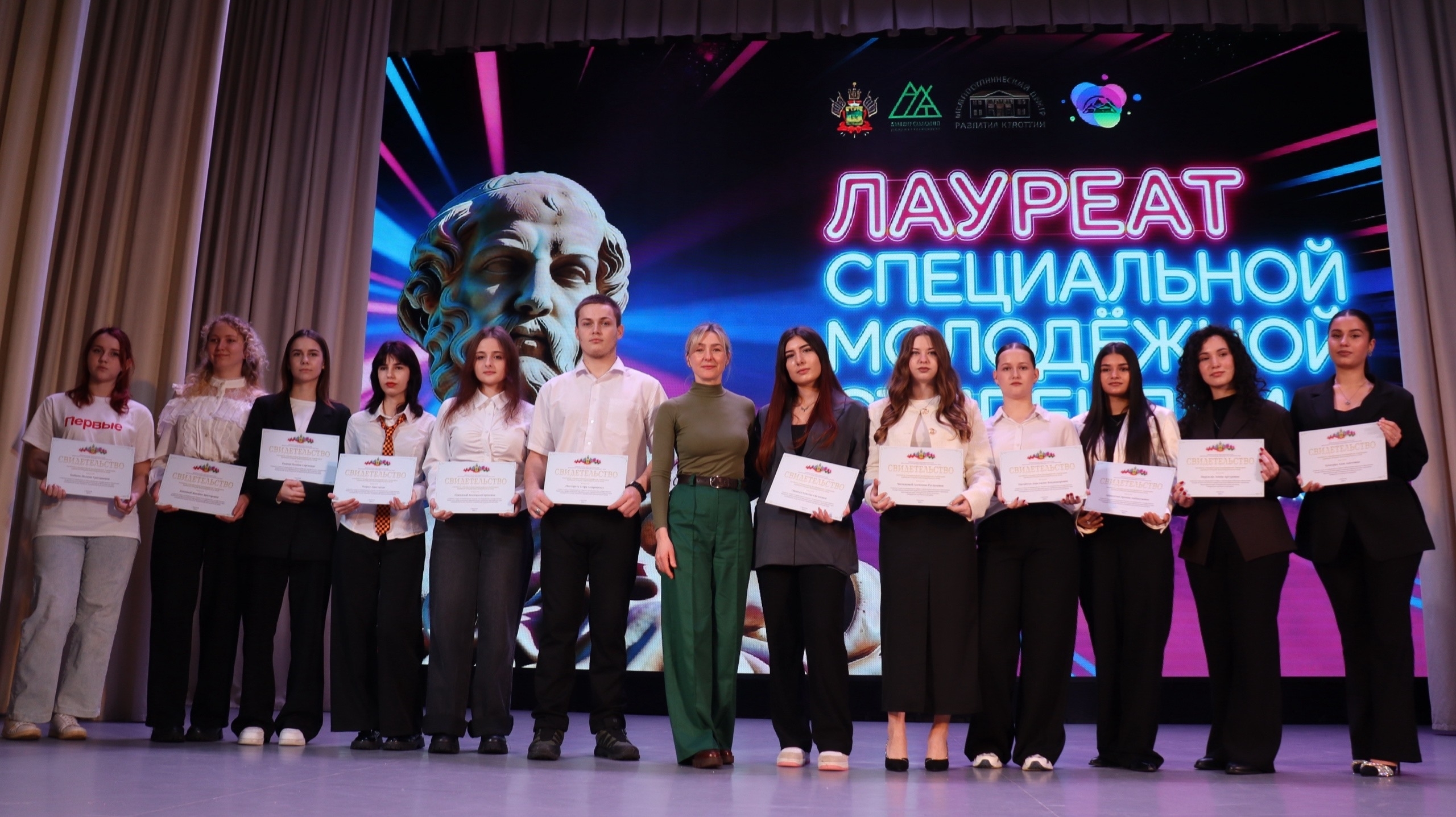 Работа тематической площадки "Добро.ру" Работа тематической площадки "Добро.ру"