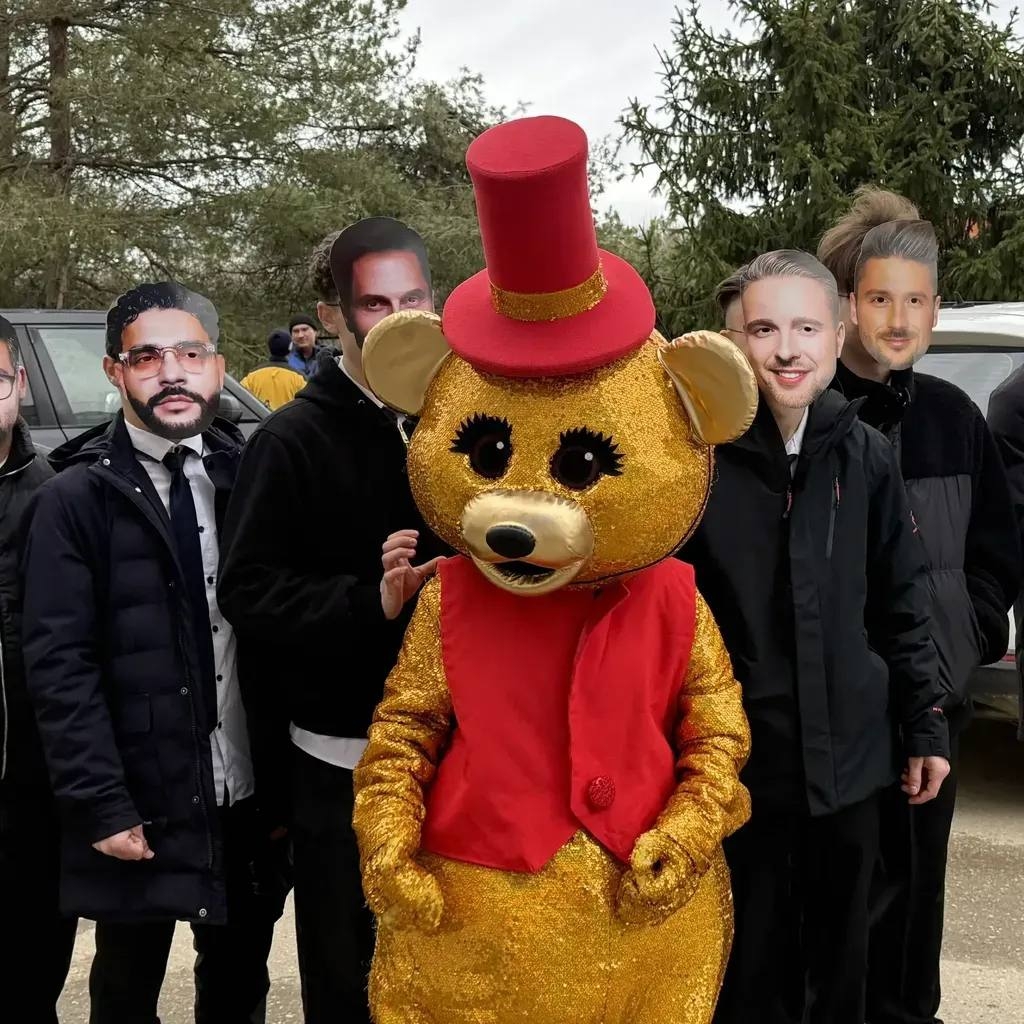 ����� "����� ����"