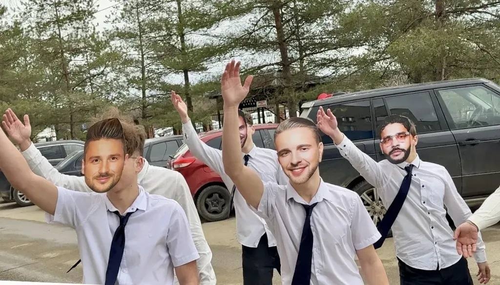 ����� "����� ����"