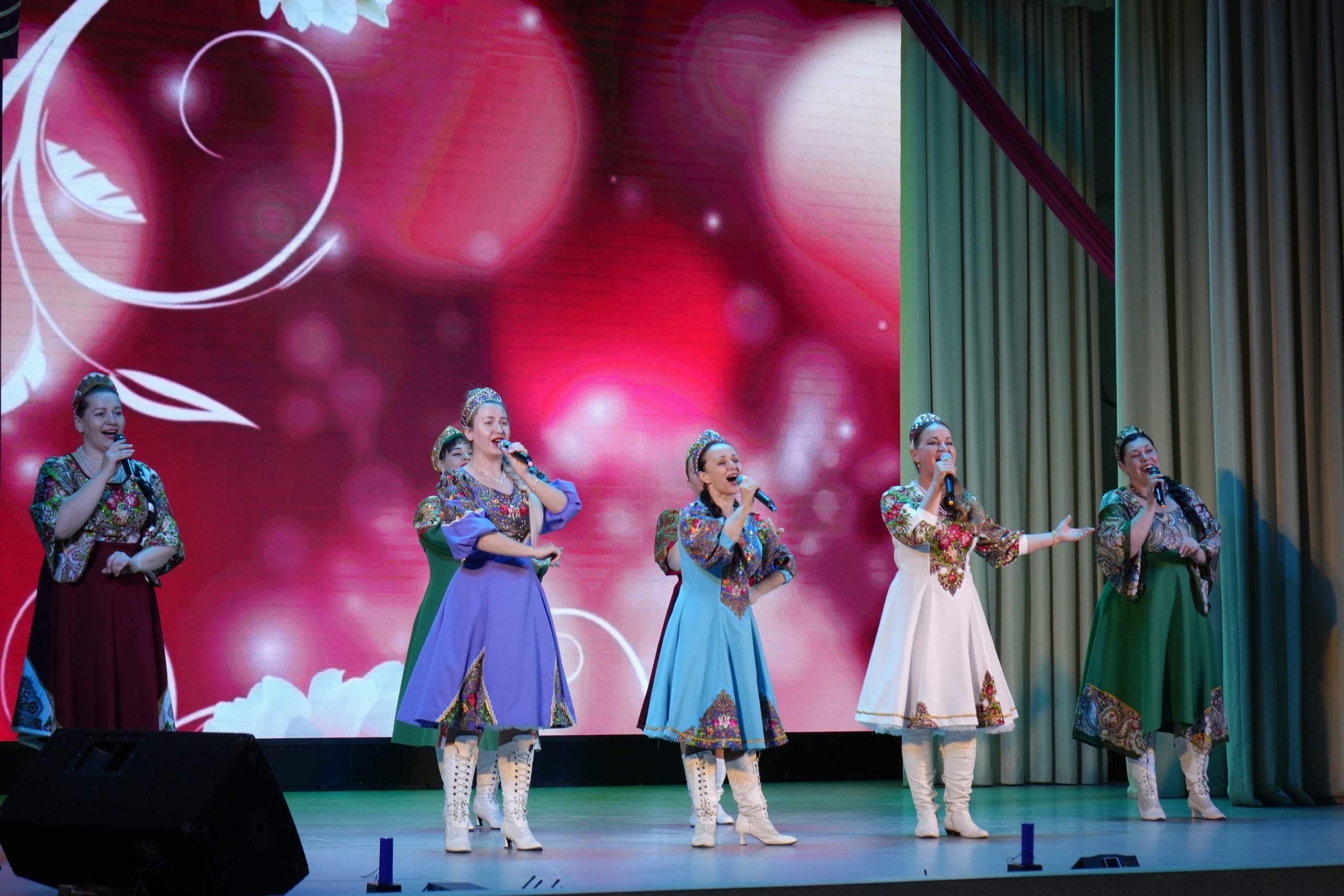 праздничный концерт "Весны прекрасные мгновения" праздничный концерт "Весны прекрасные мгновения"