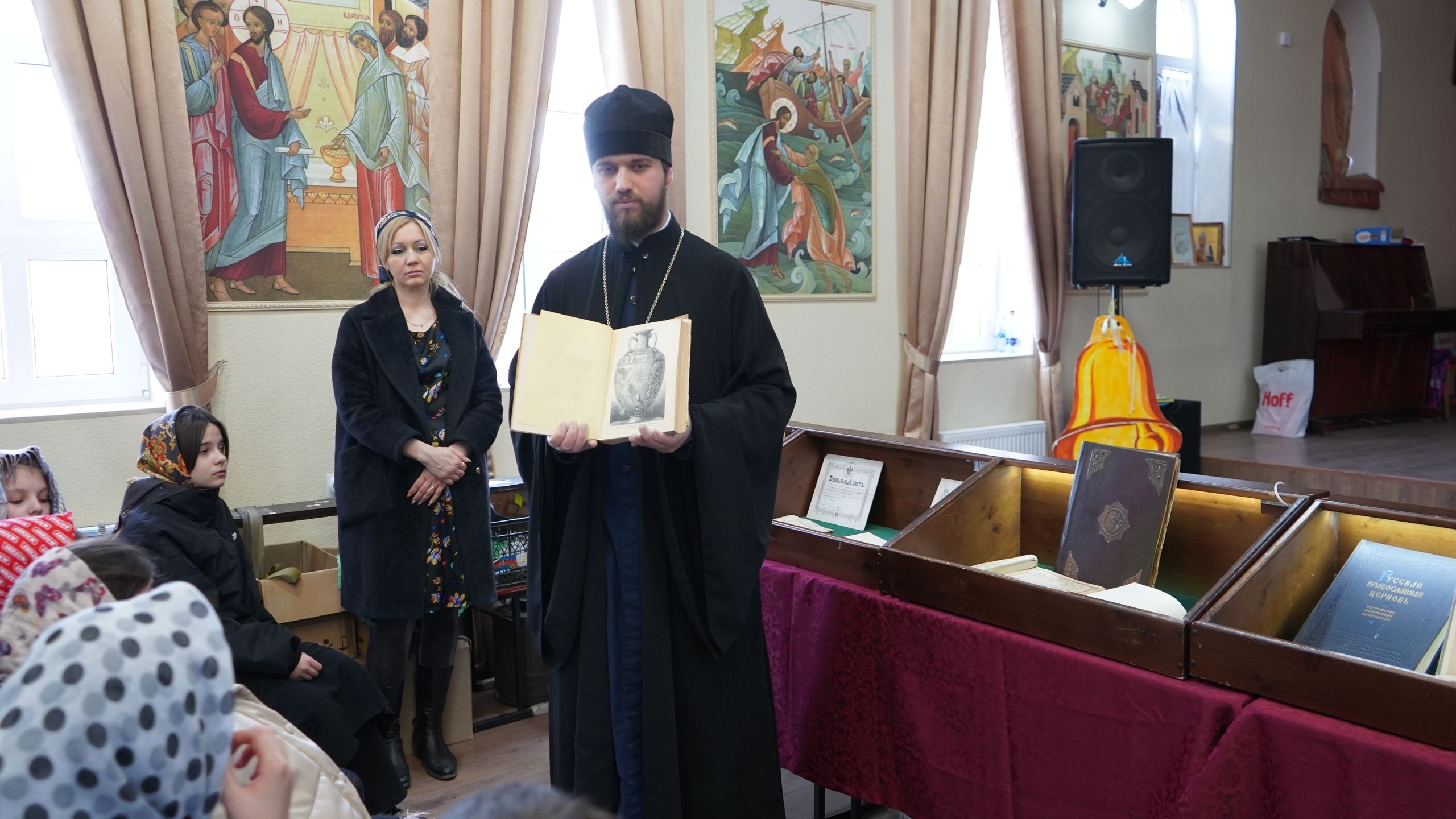 Экскурсия в Свято‑Покровский храм на тему «Христианство как ведущая мировая религия. Христианство на Руси» Экскурсия в Свято‑Покровский храм на тему «Христианство как ведущая мировая религия. Христианство на Руси»